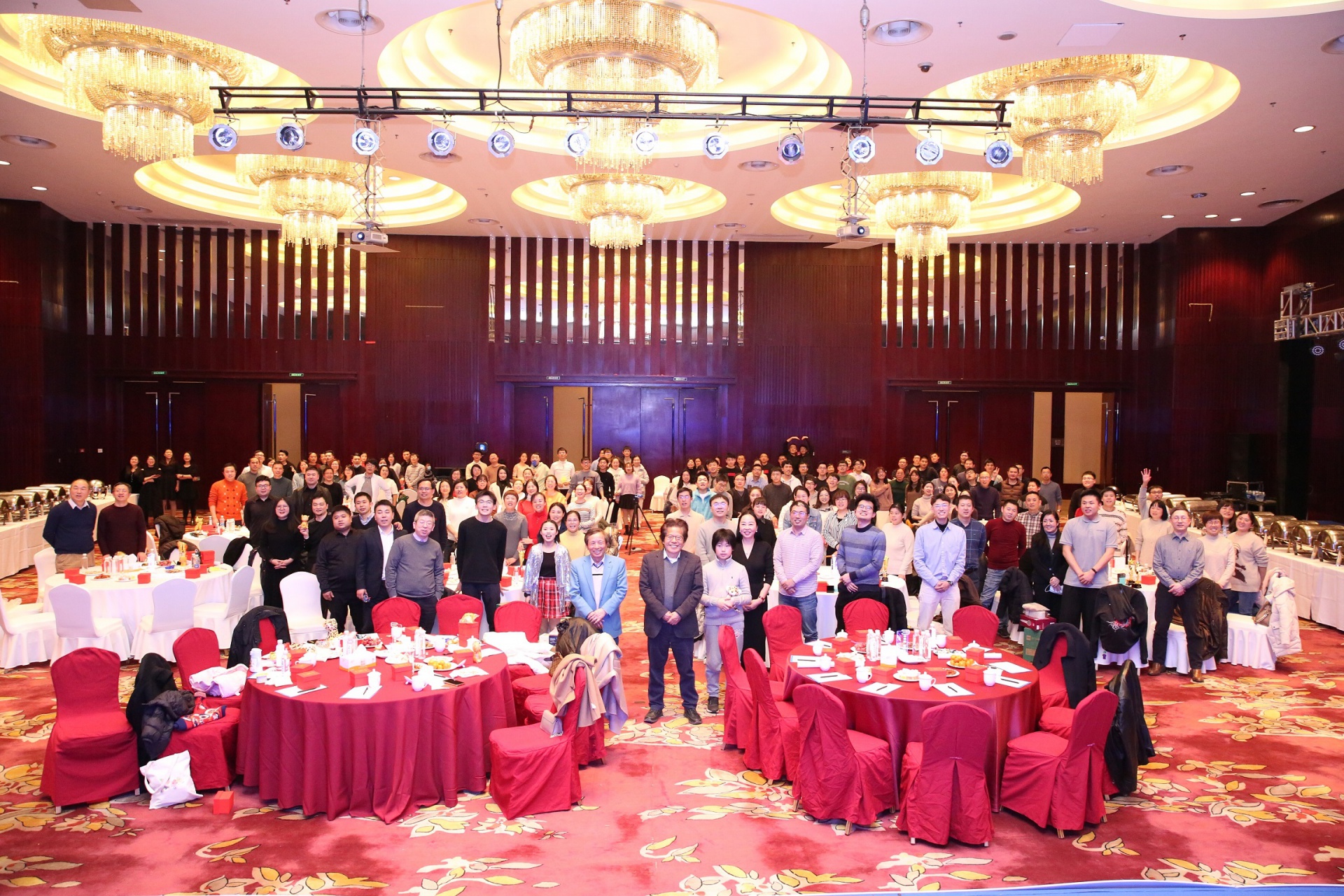 
                            “新超越，芯啟航”——2022年友旺新春年會(huì)圓滿(mǎn)成功